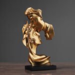 Gold character statue ornaments - Image 4