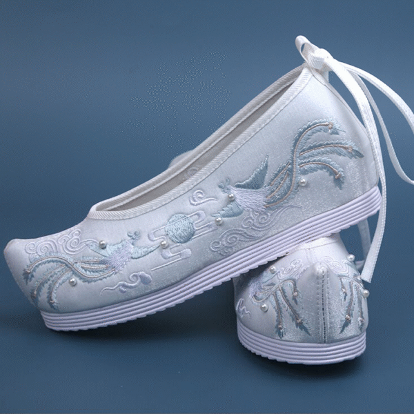 Hanfu embroidered shoes with beads