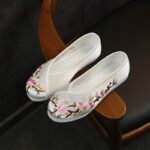 Han suit embroidered shoes