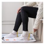 Lazy shoehorn children's elderly shoe lifter free of bending over shoehorn a pedal to wear shoes creative small shoehorn