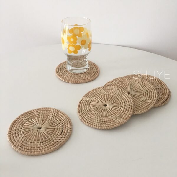 Japanese net red blogger ins rattan coaster heat insulation pad Japanese-style Indonesian white rattan round tea mat holder handmade placemat