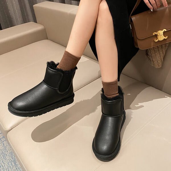 ZHR snow boots women's winter real cowhide plus velvet warm and comfortable short boots women's fashion all-match boots women's simple commuting cotton shoes women's P92