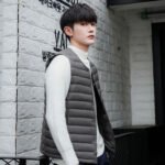 2025 new crew neck V-neck men's vest 90 white duck down light down jacket wears men's liner plus-size shoulders - Image 2