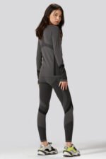 Skiing Thermal Base Layer Set - Image 4