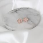 E147 Japanese style fresh literary earrings pink purple flower pearl earrings simple trendy versatile earrings for women - Image 4