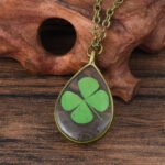 2017 handmade flower making angel's tears drip dried flower necklace natural four-leaf clover resin dried flower necklace - Image 4