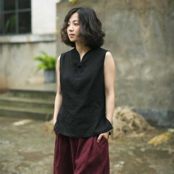 Dazhuo's new product background butterfly button gentle and charming sleeveless shirt 60503