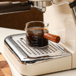 Graduated espresso extraction measuring cup