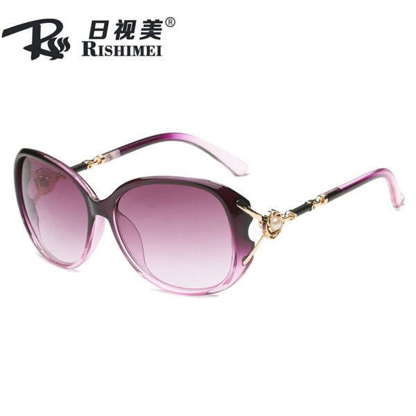 2024 New Women Sunglasses Fashion UV Protection Sunglasses Pearl Women Sunglasses Manufacturers Wholesale 8845