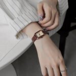 Gody watches women's niche light luxury women's women's retro temperament waterproof belt small square watch versatile fashion watch - Image 2