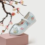 Girls' ethnic ancient embroidered cloth shoes