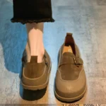 Japanese single shoes women's 2023 spring new fashion all-match retro belt buckle commuting flat non-slip peas shoes - Image 2