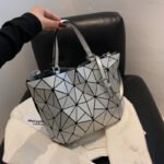 Solid color women's diamond plaid geometric pattern handbag Korean fashion one-shoulder crossbody bag women's folding bucket bag