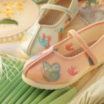 Girls' ethnic ancient embroidered cloth shoes - Image 2