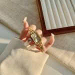Old money wind light luxury gold watch women's cross-border new fashion quartz watch commuter versatile watch retro small gold watch - Image 2