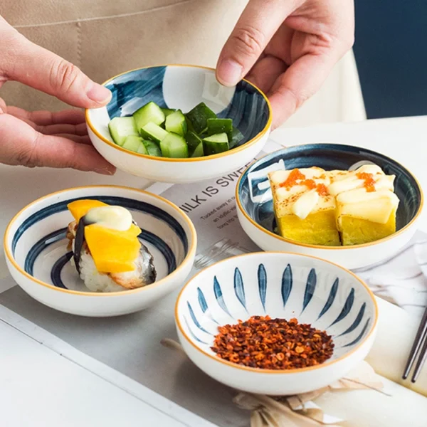 Japanese-style ceramic small dish home seasoning dish sauce dish creative small soy sauce vinegar dish round snack dish