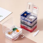 Japanese small medicine box portable medicine dispenser is divided into one point four-cut tablet artifact grinding medicine scissors grinding powder cutting divider - Image 2