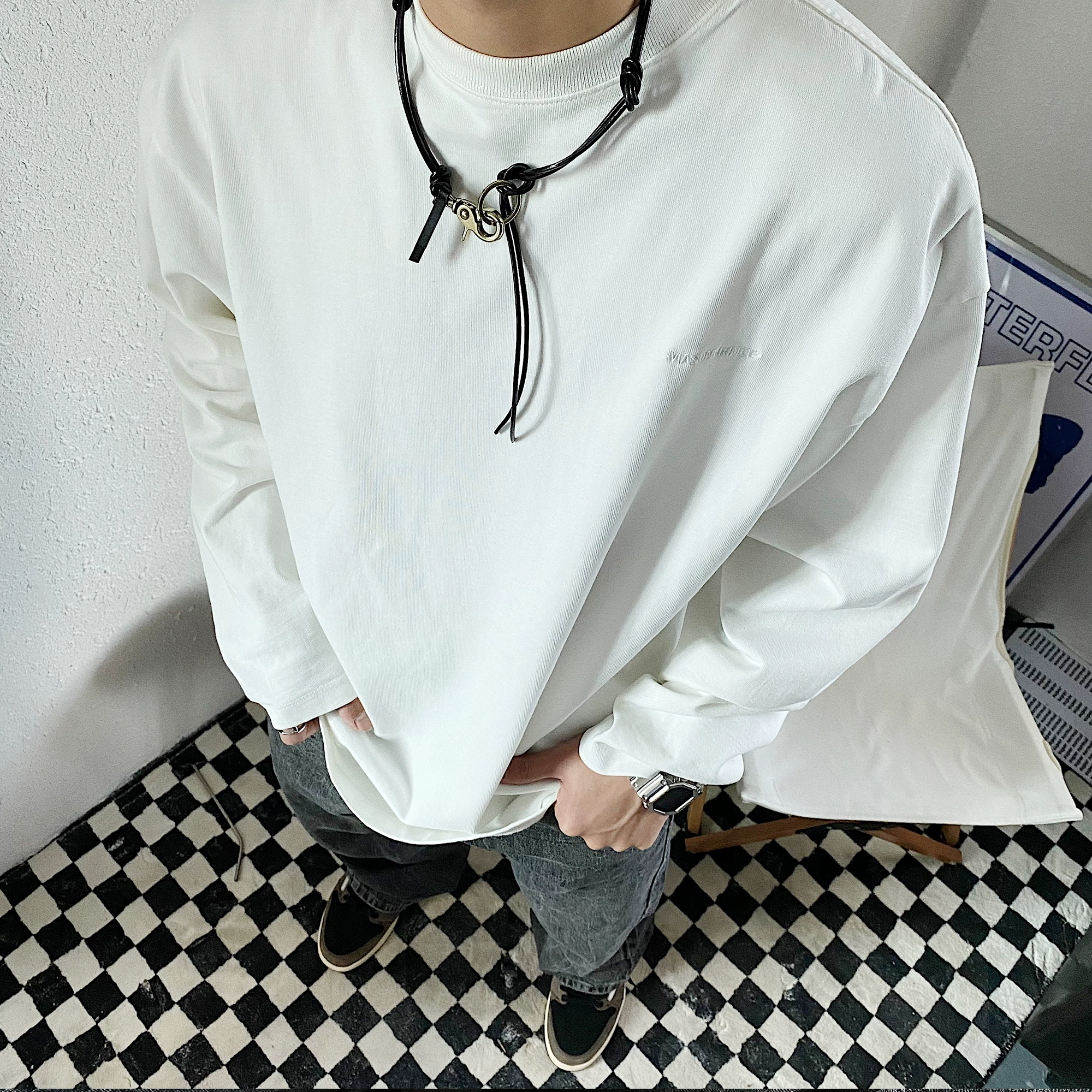 O1CN018zrXOu1vYmOVtrn8x_379936185.webp Vintage key chain splicing PU leather necklace - Image 1