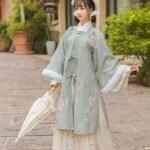 The Ming Dynasty made Han uniform with a waist like Ru skirt