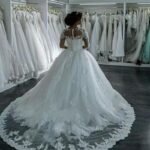 2022 new summer one-shoulder V-neck lace mid-waist large tail African stand collar white adult wedding dress - Image 3