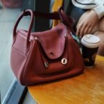 A first-layer doctor's bag, lychee pattern Lindy bag, women's shoulder handbag, medicine box bag, cowhide pillow women's bag - Image 4