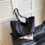 2025 New Cross-border Large Capacity Woven Bag Women's Retro Versatile One-Shoulder Armpit Bag Korean Handheld Tote Bag