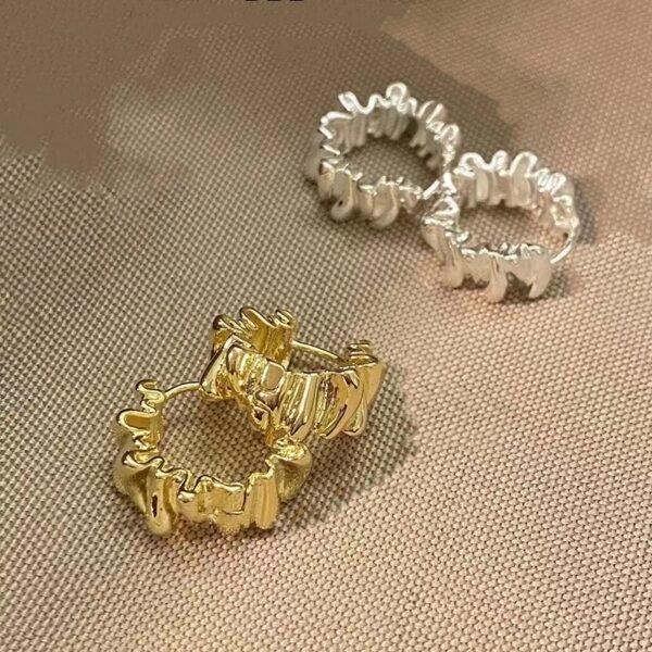 2023 Cross-border European and American Women's Hot Selling French Retro Versatile Irregular Earrings Premium Temperament Earrings Wholesale