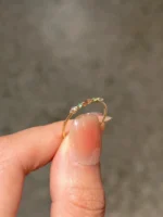 Xiaohongshu's new best-selling plain ring mini small colored diamond ring with a simple, light and luxurious temperament and cold wind ring trend - Image 3