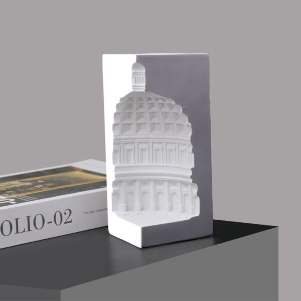 European-style Roman pantheon dome building model decoration creative living room study book by decoration sample room soft decoration