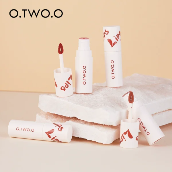 O.TWO.O lip mud matte matte velvet otwoo lip glaze nude hot girls Europe and the United States eat soil caramel red brown milk tea