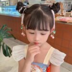 Girls' ancient hair accessories - Image 3