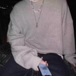 In autumn and winter, a solid color crewneck sweater with a base knit sweater is loose and versatile, and a thickened Korean style sweater men's jacket - Image 4