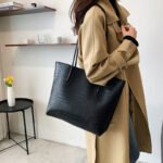 Large capacity tote bag cross-border new autumn and winter women's bag retro shoulder tote bag high-end sense women's commuter shoulder bag