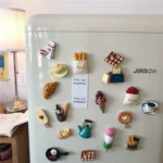 *Pretty little aunt* Refrigerator magnet three-dimensional creative magnetic sticker simulation food bread message sticker magnet