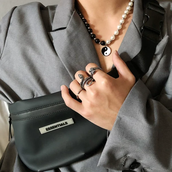 Vintage winding snake titanium steel ring