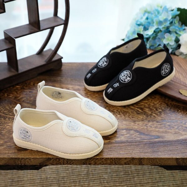Boys' antique embroidered cloth shoes