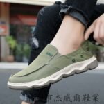 2022 spring and summer new loafers loafers casual comfortable men's shoes cloth shoes men's casual shoes ultra-light driving shoes - Image 2