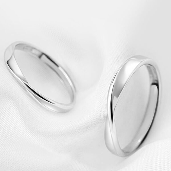 Korean version Korean imitation silver Mobius ring live mouth couple ring zircon irregular personality ring jewelry wholesale