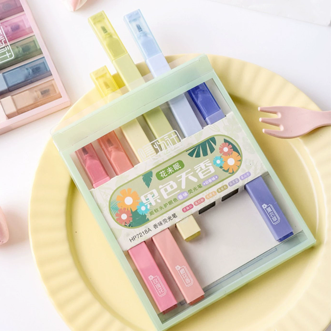 O1CN01W2enFw1mvNRBybIpr_671405016-1.webp Fruity Tianxiang fragrance highlighter high-value girl heart super soft head marker pen hand account note pen set - Image 1