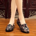 XQ/Xinqing female elderly single shoes high-grade flat heel casual belt buckle light and soft mother shoes old Beijing cloth shoes - Image 7