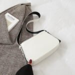 Hong Kong style fashion handbag women's bag new 2022 spring foreign style shoulder bag trendy fashion armpit small square bag - Image 9