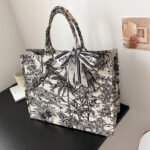 Japanese tote bag women's new niche embroidery cotton linen handbag large capacity commuting canvas shoulder bag - Image 3