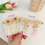 Girls' antique headwear - Image 2