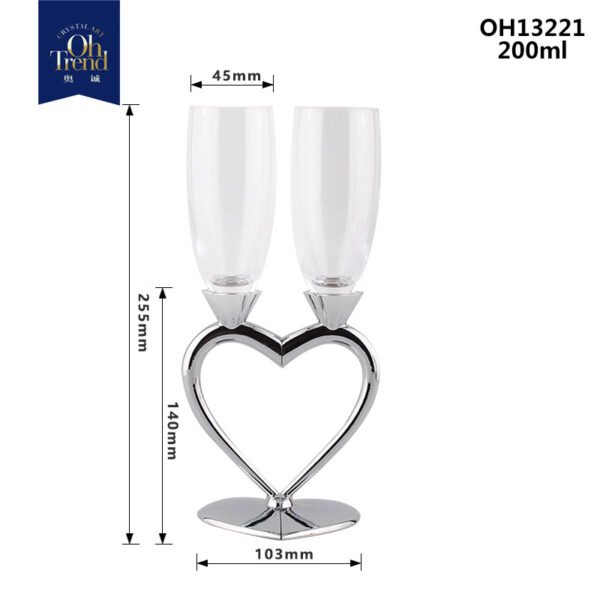 Creative home crystal glass champagne glass high-footed wine glass wedding gift gift boxed high-footed glass heart-shaped pair of cups set