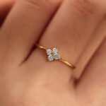 French light luxury style four-leaf clover micro-inlaid zircon rings, women's niche design sense, personality pop jewelry spot - Image 4