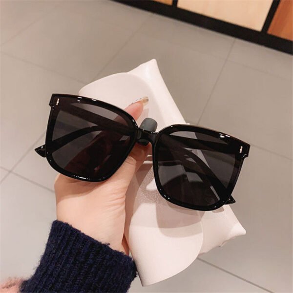 New hot selling sunglasses, net red sunglasses, Korean street photography sunglasses, men's and women's retro sunglasses, anti-UV