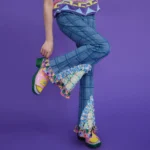 HIGH WAIST PRINTED FLARE JEANS - Image 4