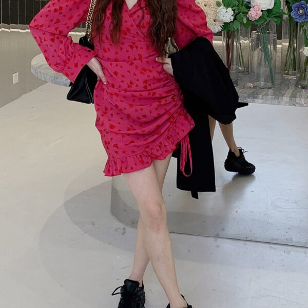 Vetiver thirteen lines 2023 spring new V-neck drawstring small design long-sleeved floral dress female ins