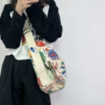 One-shoulder canvas bag women's large-capacity ins Korean style Japanese literature and art summer minority college students commuting Messenger bag