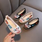 Boys' antique cloth shoes